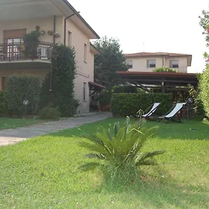 Loretta Pensión San Giuliano Terme